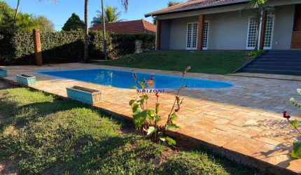 Chácaras Cardoso com 2500m², 2 quartos, 2 suítes, sala ampliada, 4 banheiros e 8 vagas de garagem