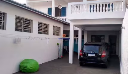 CASA SOBRADO EM PIRATININGA I 2 QUARTOS S/ 1 SUITE I 3 BANHEIROS I 1 SALA I 4 GARAGENS
