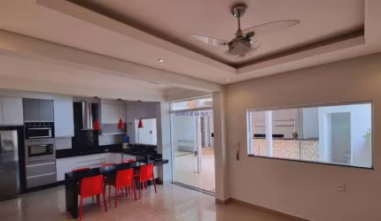 CASA USO MISTO RESIDENCIAL E COMERCIAL | 3 QUARTOS SENDO 1 SUÍTE | 4 SALAS | 3 VAGAS