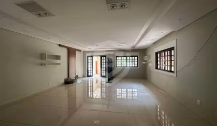 CASA JARDIM EUROPA | 4 QUARTOS | 3 SUÍTES | 2 SALAS | 4 VAGAS