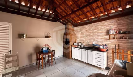 CASA BELA VISTA | 3 QUARTOS | 1 SUÍTE | 2 VAGAS | BAURU