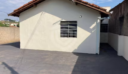 Casa para venda no Mary Dota com 2 quartos sendo 1 suíte, 3 vagas de garagem