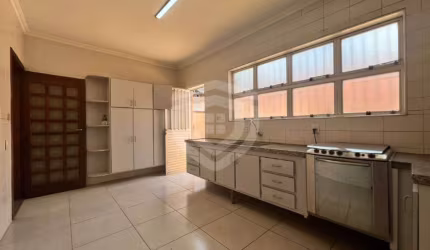 CASA COMERCIAL | 3 QUARTOS | 1 SUITE | 1 SALA | COPA | 2 VAGAS