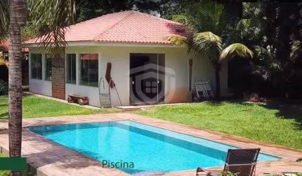 Chácara alto padrão no condomínio Flamboyant, 3 suítes com closet, 6 banheiros