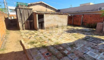Casa à venda no bairro Jardim Ouro Verde em Bauru, Ótimo terreno