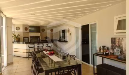 CASA EM CONDOMINIO TIVOLI 1