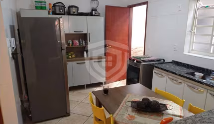 Casa de 3 quartos à venda na Bela Vista