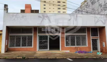 Prédio comercial para venda na região Central com 231m2