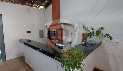 Casa | 02 quartos, sendo 1 suíte | Val de Palmas