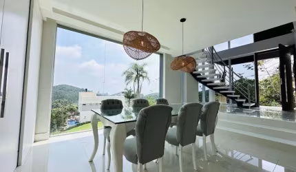 Casa para alugar no bairro Ariribá - Balneário Camboriú/SC
