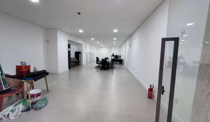 Sala para alugar no bairro Centro - Balneário Camboriú/SC