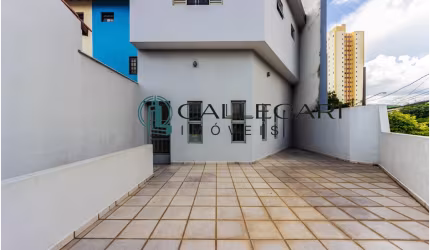 Excelente sobrado com área de varanda na frente da sala e 115 m²