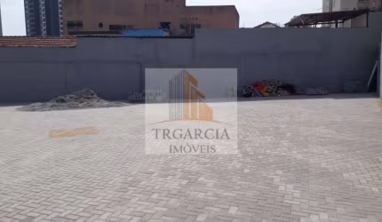 Galpão comercial em Tatuapé - SP: 180m², sem dormitórios, banheiros ou suítes. Locação por R$10.000.