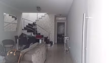 Sobrado de 3 suítes na Chácara Santo Antônio - SP por R$ 990.000