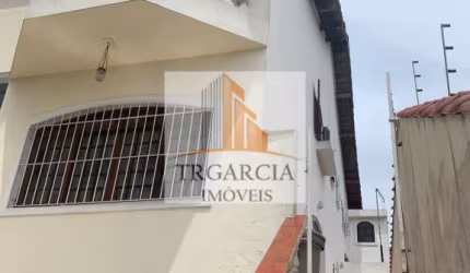 Casa Sobrado em Vila Formosa - SP: 240m², 3 quartos, 3 banheiros e suíte por R$ 1.100.000