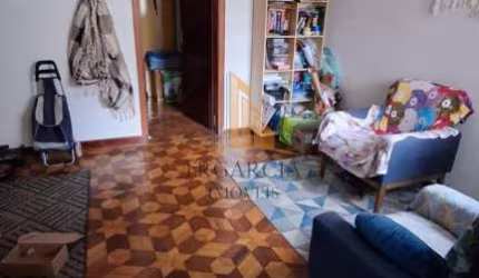 Sobrado espaçoso em Penha de França, São Paulo - 236m², 2 dormitórios, 1 suíte, 1 banheiro por R$650.000