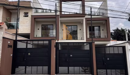 Casa Sobrado em Penha - 3 Dormitórios, 129m², R$ 820k