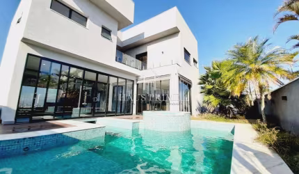 Venda | Casa com 530 m², 4 suites, 6 vagas. Granja Viana SP.
