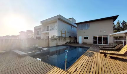 Venda | Casa com 200 m², 3 dormitórios, 6 vagas. Granja Viana Cotia SP