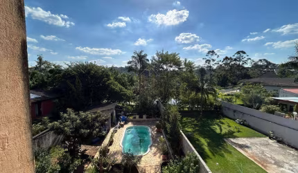 Casa à venda em Cotia, Jardim Ipês, com 3 suítes, com 360.82 m²