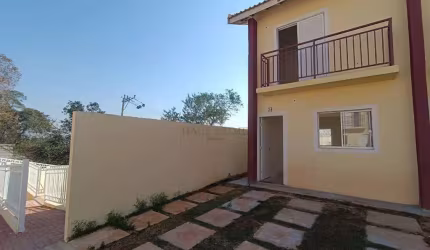 Casa à venda em Cotia, Chácara Rincão, com 2 quartos, com 48 m², Villagio Fênix