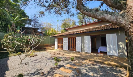 Casa à venda em Cotia, Jardim Colibri, com 4 quartos, com 255 m², Condomínio Jardim Colibri