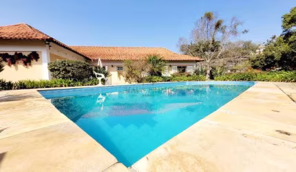 Casa à venda em Cotia, Jardim Passárgada I, com 3 suítes, com 264.26 m²
