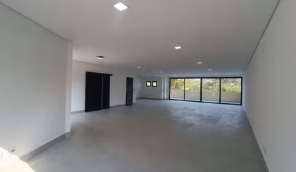 Laje Comercial no térreo para locação em Cotia na Estrada do Capuava, com 139 m²,