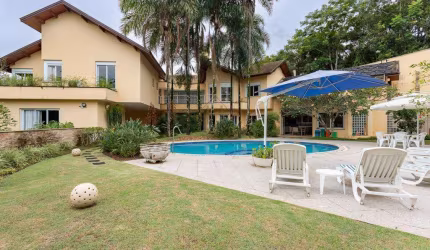Casa para alugar em Cotia, Granja Viana II, com 5 quartos, com 825 m²