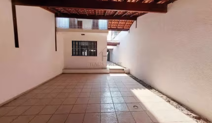 Casa à venda em Cotia, Jardim Sabiá, com 2 quartos, com 122 m²