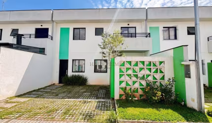 Casa à venda em Cotia, Jardim Petrópolis, com 2 quartos, com 68 m²