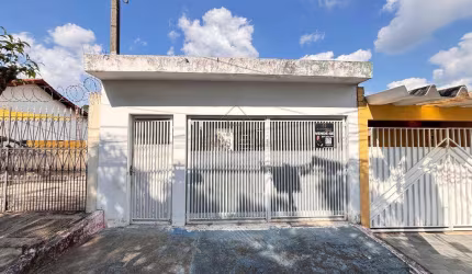 Casa à venda em Cotia, Jardim Sabiá, com 2 quartos, com 80 m²