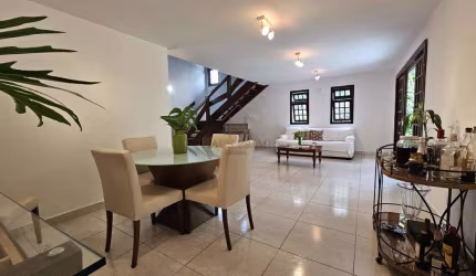 Casa à venda e para alugar em Cotia, Vila Santo Antônio, com 3 quartos, com 480 m²