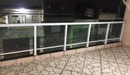 Sobrado 4 Dormitórios, Sacada e 2 Vagas com Suit 11 94584-8250 no Parque dos Cam