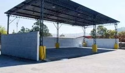Pátio pavimentado de 17.771 m² com escritório corporativo classe A, ideal para a