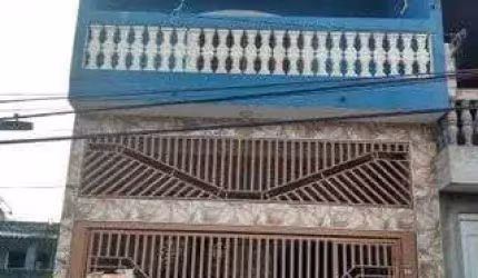Linda Casa com 3 Dormitórios (1 Suíte), 2 Vagas e Hidro Localizada no Bairro Vil