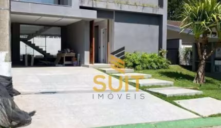 Alphaville 4 - Casa com 315m², 4 Dorms (4 Suítes), 4 Vagas, Área Gourmet e Pronta Para Morar em Santana de Parnaíba/SP! Contato: Suit (11) 94584-8250