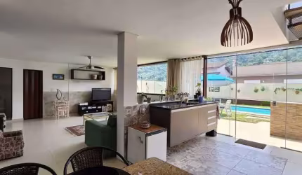 Casa com 5 dormitórios à venda, 330 m² por R$ 2.500.000 - Tanquinho - Santana de Parnaíba/SP! Contato: Suit (11) 94584-8250