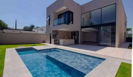 Residencial 2 - Casa com 430m², 4 Suítes, 3 Vagas, Piscina e Churrasqueira em Ba
