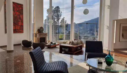 Alphaville 10 - Casa com 740m², 5 Suítes, 3 Vagas, Espaço Gourmet, Mobiliada e D