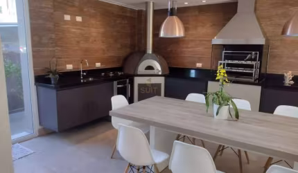 Alphaville 10 - Casa com 460m², 3 Suítes, 2 Vagas e Área com Churrasqueira em Sa