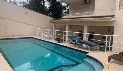 Conde II - Casa com 512m², 4 Suítes, Escritório, Piscina e Ótima Localização em
