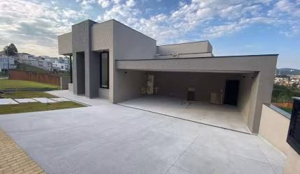 Burle Marx - Casa com 428m², 4 Suítes, 3 Vagas, Piscina e Ótima Localização em S