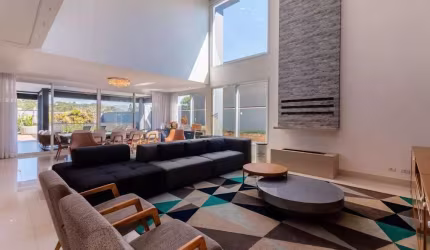 Campos do Conde - 520m², 4 Suítes, 4 Vagas e Espaço Gourmet com Piscina em Santa