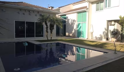 Residencial Três - Casa com 720m², 4 Dorm (2 Suítes), 2 Vagas, Churrasqueira e P