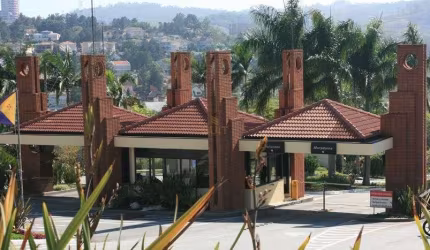 Alphaville 0 - Casa com 560 m², 4 Suítes, 4 Vaga e Piscina Em Barueri/SP! Contat