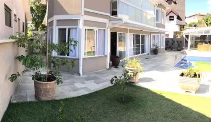 Alphaville 09 - Casa com 3 Suítes, 4 Vagas, 7 Banheiros, Piscina, Escritório Em