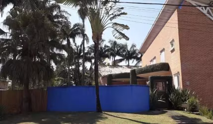 Alphaville 12 - Casa com 500m², 4 Vagas, 2 Suítes, Piscina, 6 Banheiro, Escritór