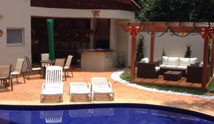Parque Frondoso - Casa com 163m², 4 Dorms(2 Suítes), 2 Vagas, Quintal e Churrasq