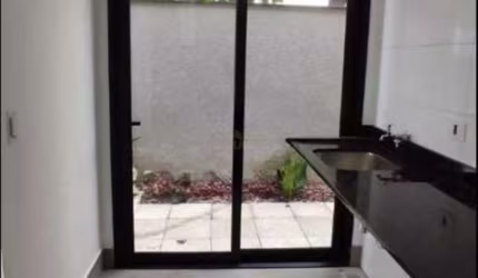 Burle Marx - Casa com 307m², Piscina, Escritório, Lareira, Varanda e Lavabo em S